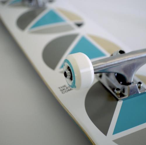 The 4 Skate Co Complete Repeat Skateboard TEAL WHITE