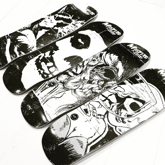 Full Set Zero Skateboards X Misfits 4 Decks Limited Edition