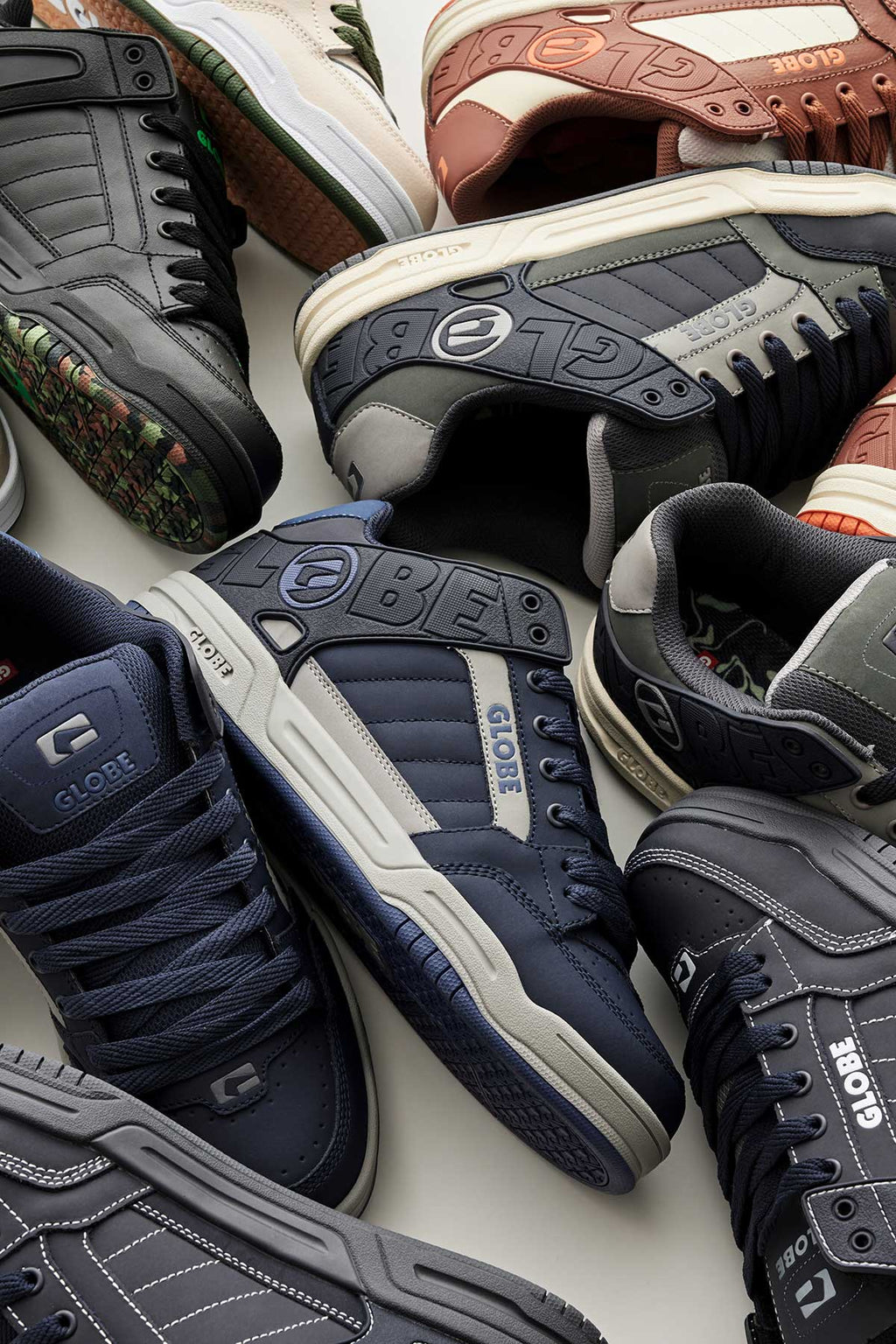 Globe Tilt Skate Shoes Ebony/Charcoal