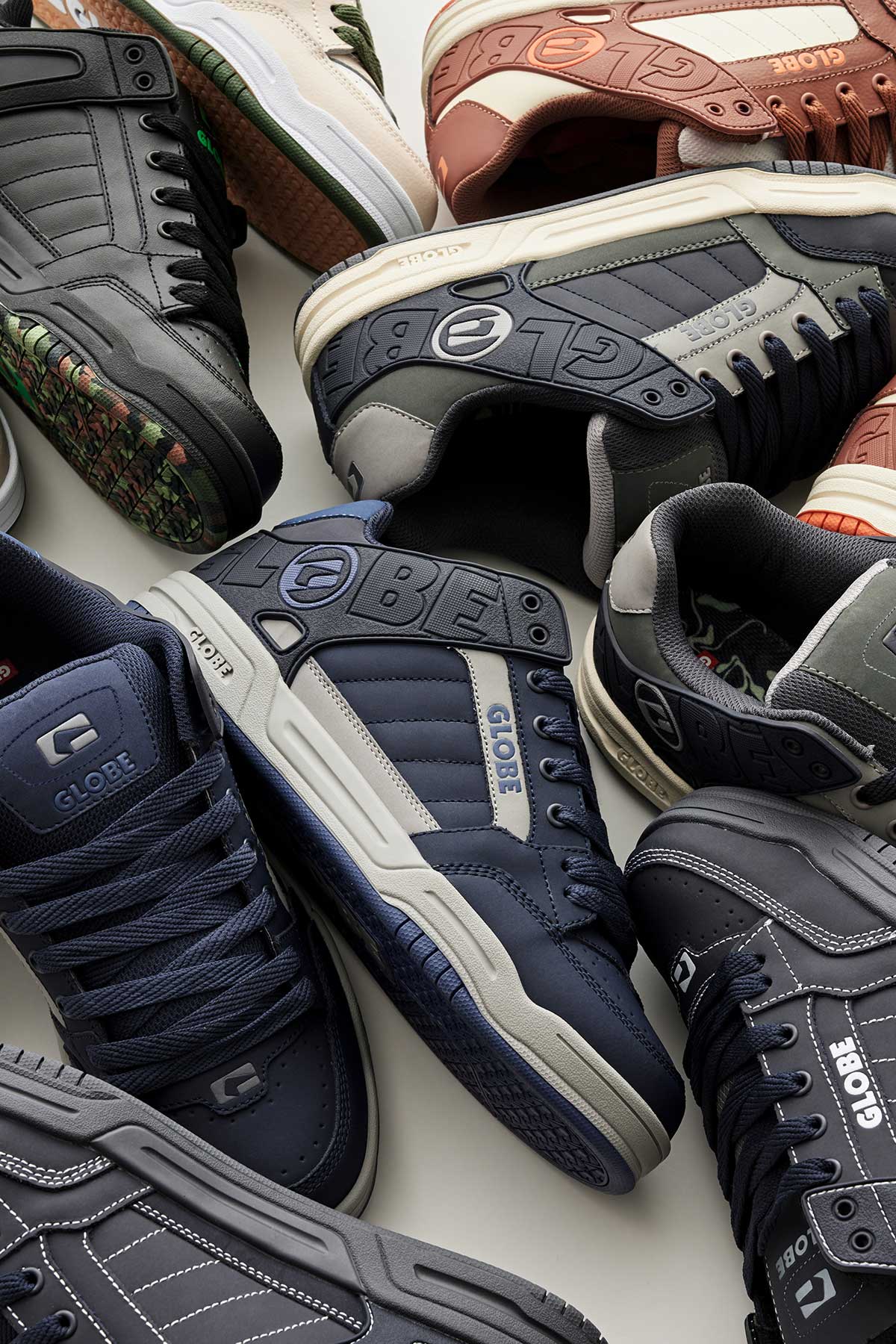 Globe Tilt Skate Shoes Ebony/Charcoal
