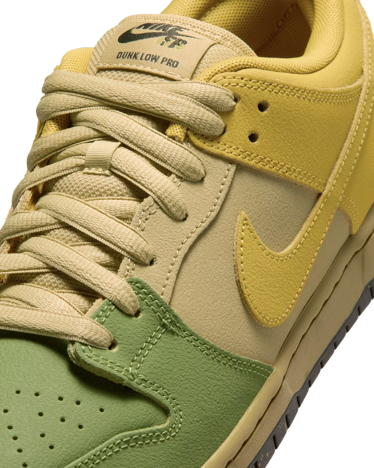 Nike SB Dunk Low Pro WC Skate Shoes "Hatch Chile" Saffron Quartz Pear