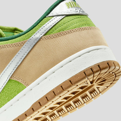 Nike SB Dunk Low Escargot Sesame Metallic Silver Pear