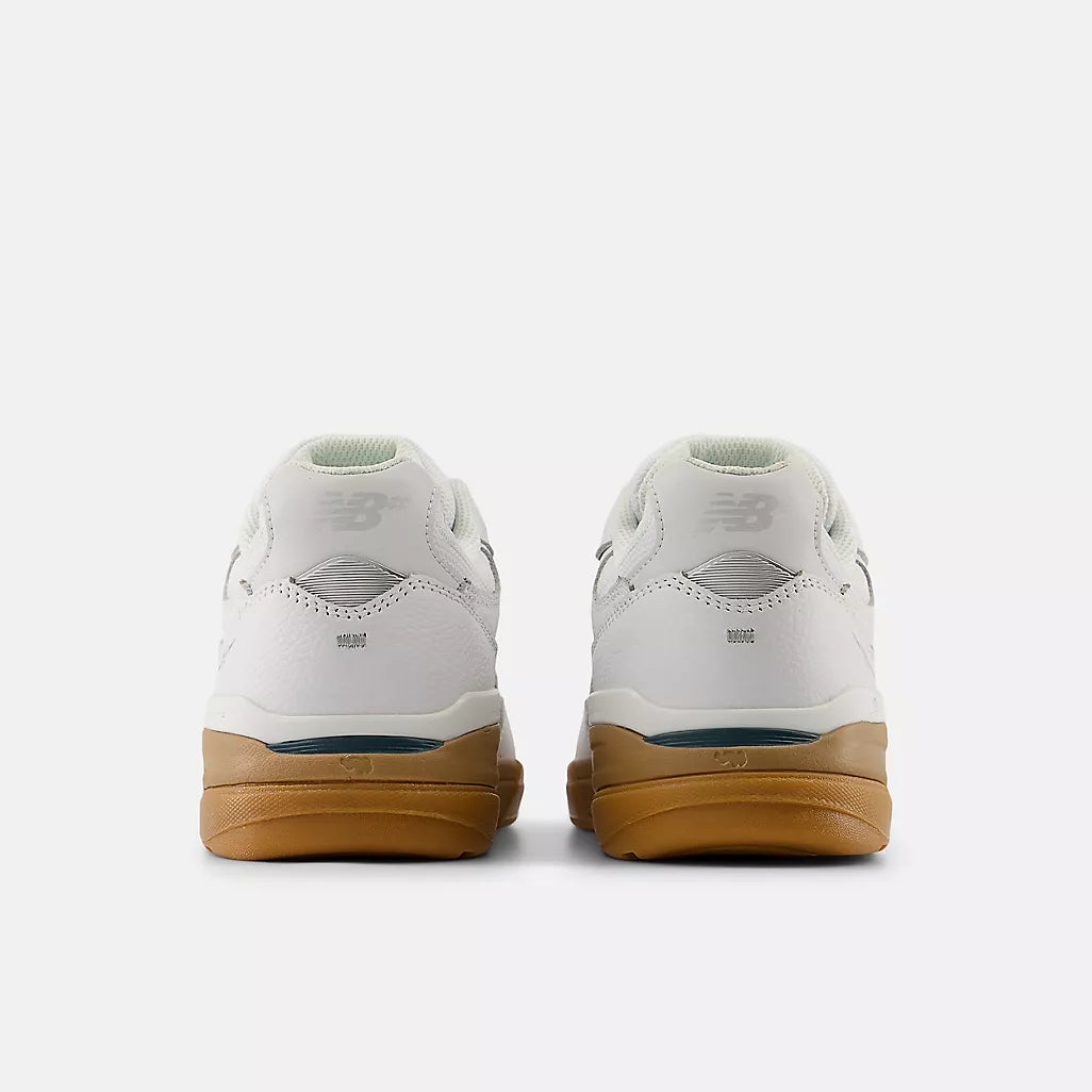 New Balance Numeric Shoes 933 Andrew Reynolds White Black Sneakers