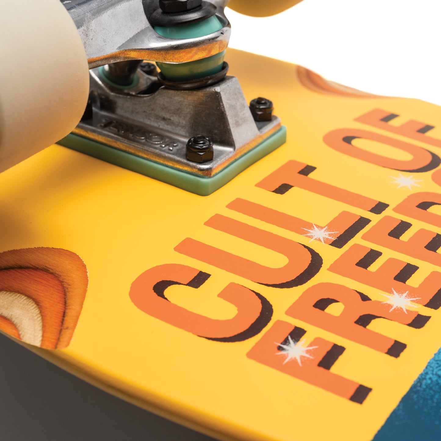 Globe Complete Skateboard Blaster Cult of Freedom/Wavehead 9.25"